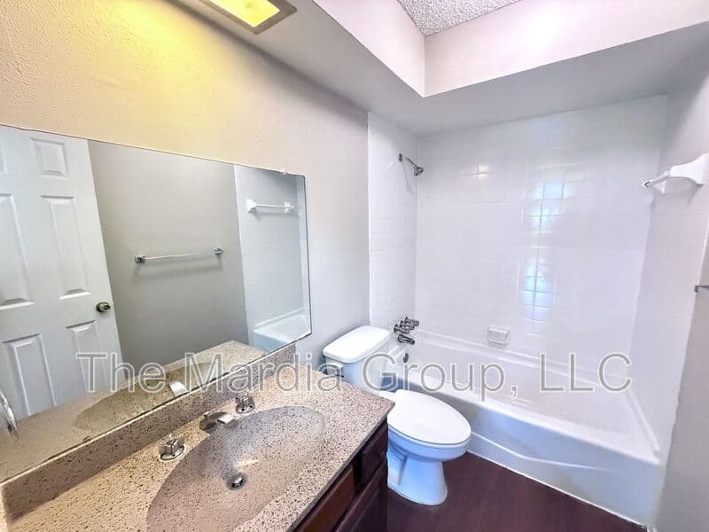 Dallas House: 13222 Fall Manor Dr