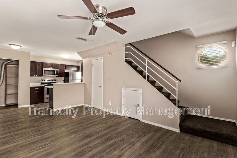 Mesa House: 2301 E University Dr