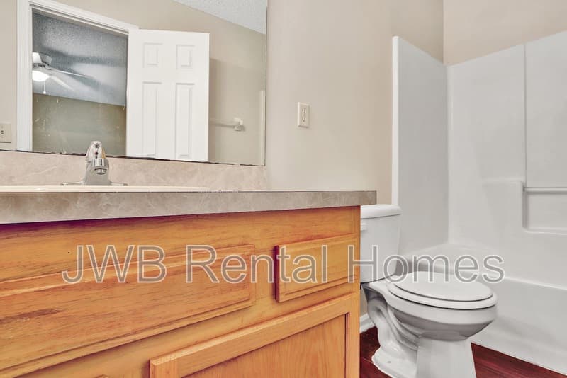 Jacksonville House: 8516 Shuter Ct