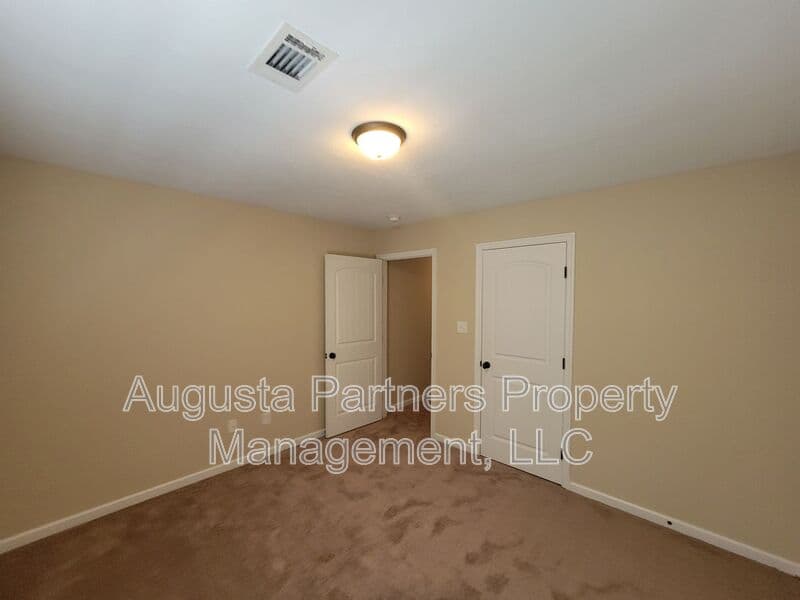 Evans House: 3460 Conifer Trl
