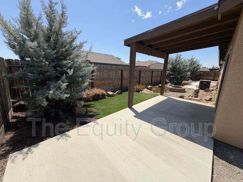 Visalia House: 2113 North Highland Street