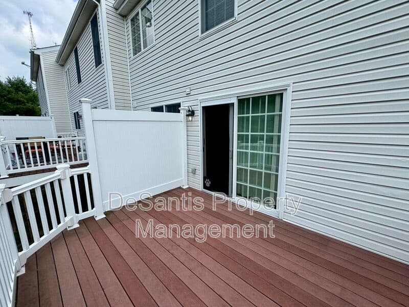 Wexford Townhome: 307 Marshall Heights Drive
