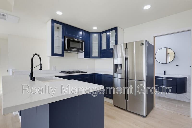 San Diego House: 4471 Cleveland Ave