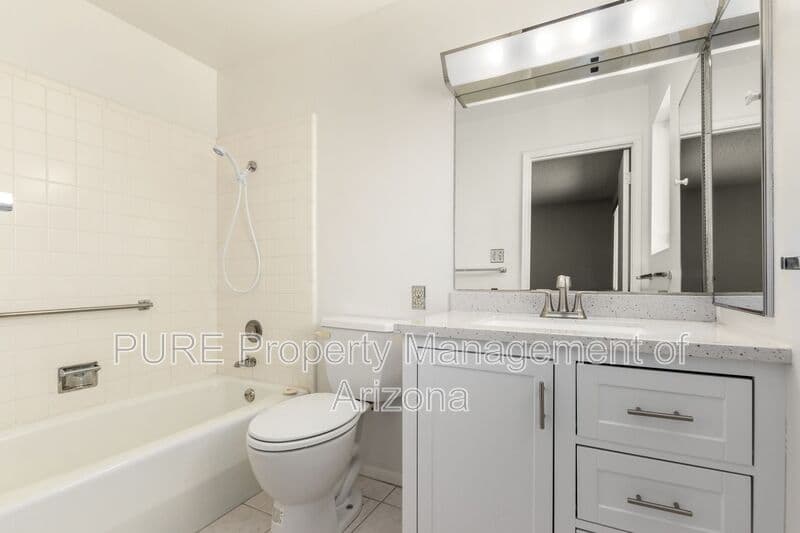 Mesa House: 5801 E Casper Rd
