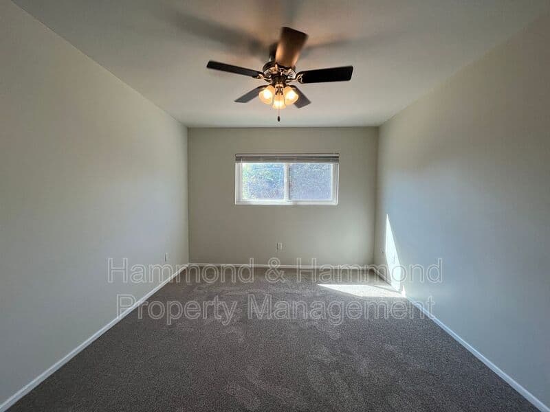 Granada Hills House: 16751 San Fernando Mission Blvd.