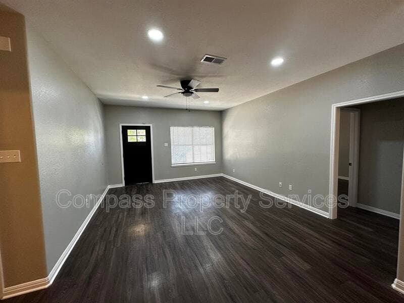 Waco House: 1613A Bagby Ave