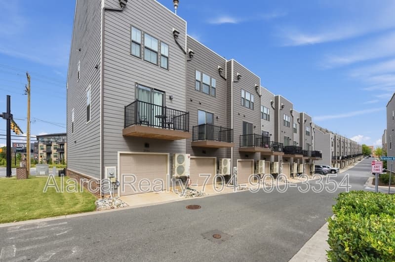 Charlotte Townhome: 3737 S Tryon St