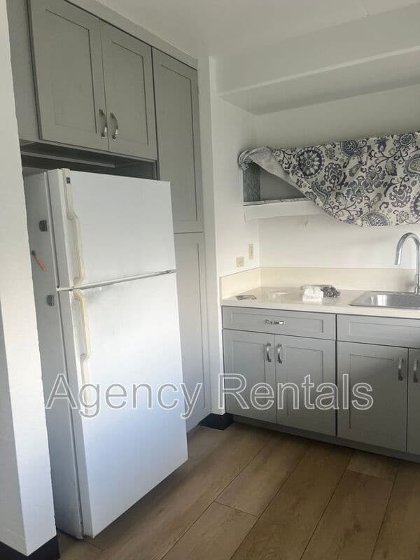 Honolulu Condo: 1349 Mookaula St.