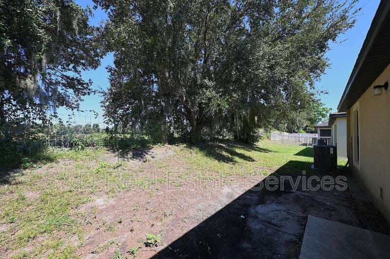 Lakeland House: 2238 Caspian Dr