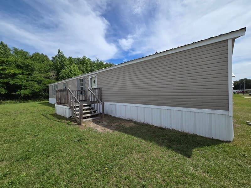 Fayetteville House: 2416 Cattail Cir