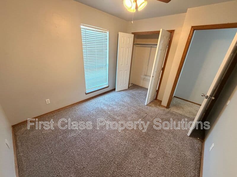Yukon House: 12306 SW 13th St