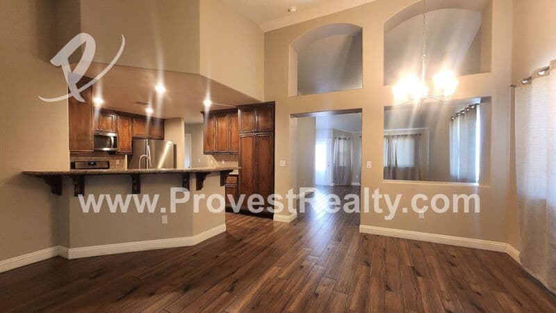 Hesperia House: 17907 Birch St