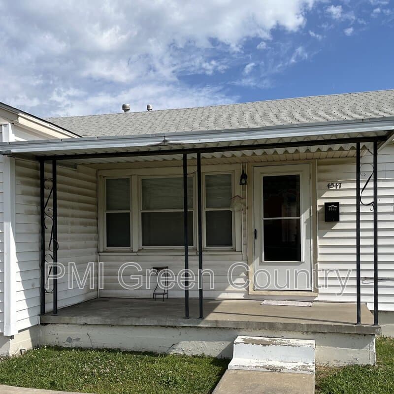 Tulsa House: 4547 E Young Ct