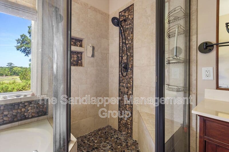 Johns Island House: 588 Main Road