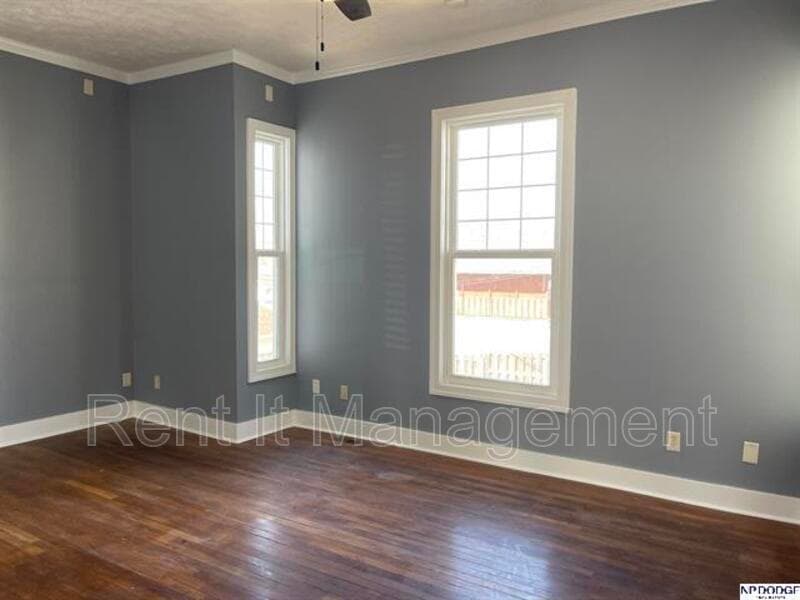 Omaha House: 2154 S 35 Street