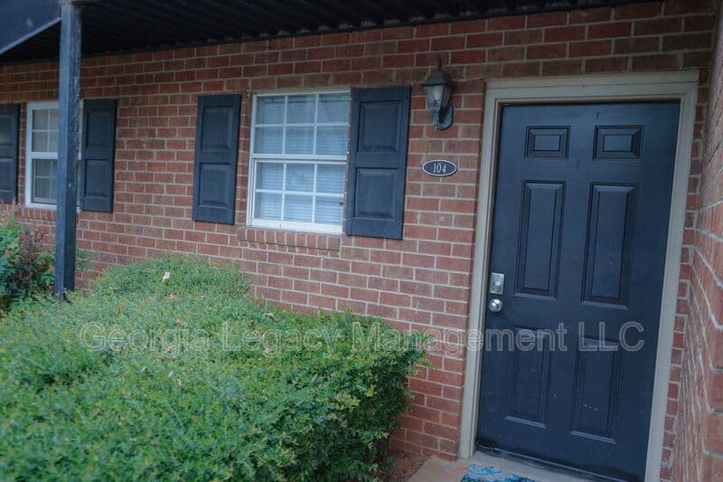 athens House: 1688 Prince Avenue