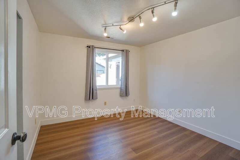 Vancouver House: 9600 NE 132nd Ave