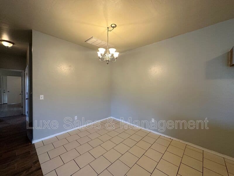 Oklahoma City House: 1735 West Palm Place