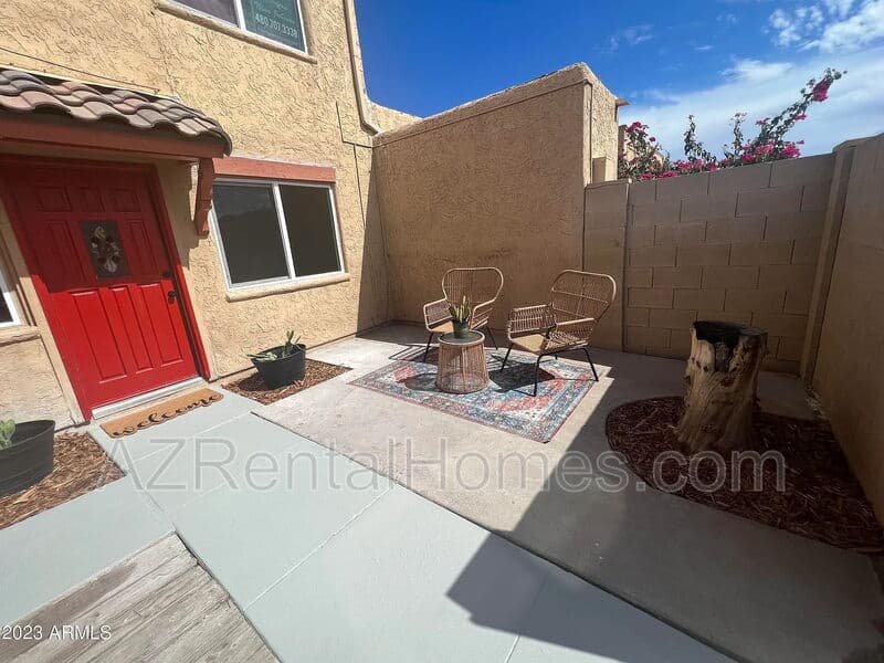 Mesa Townhome: 948 S Alma School Rd