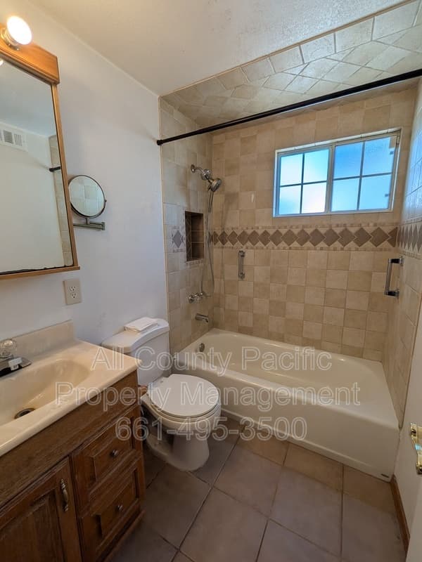 Santa Clarita House: 27254 Walnut Springs