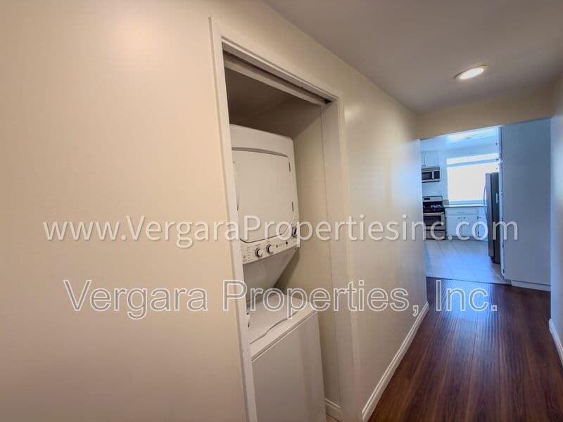 Redondo Beach Condo: 1806 Esplanade