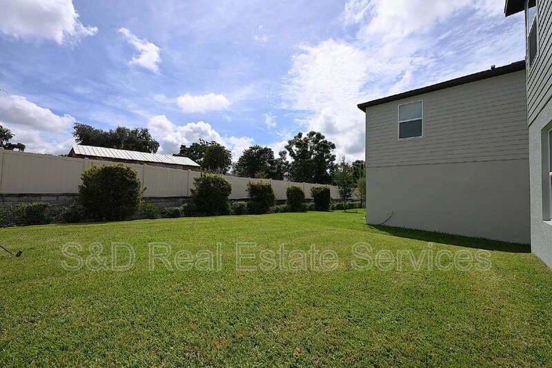 Lakeland House: 7847 Abagail Dr.