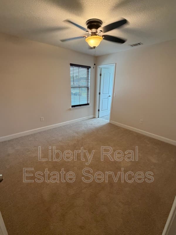 Hinesville House: 224 Whipple Ave