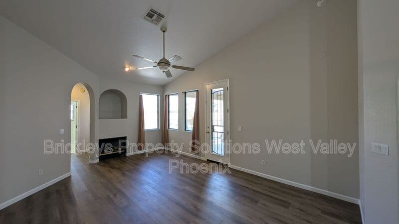 Goodyear House: 13354 W Palm Ln