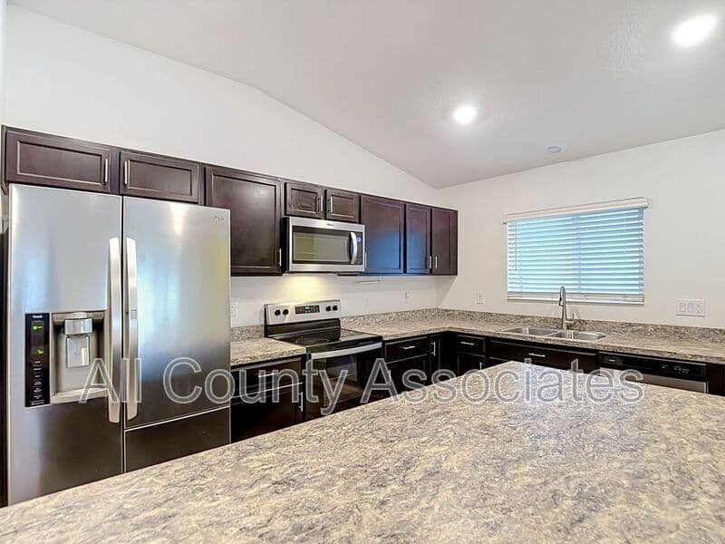 Hudson House: 12542 Achasta Blvd