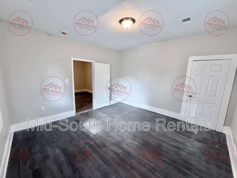 Memphis Townhome: 1584 Rayburn St