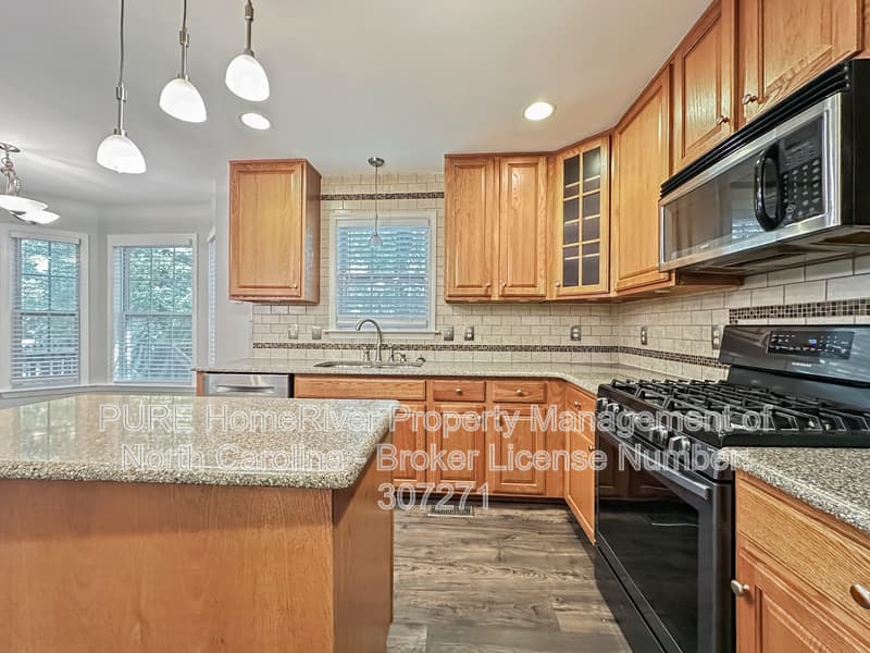 Clayton House: 384 Santa Gertrudis Dr