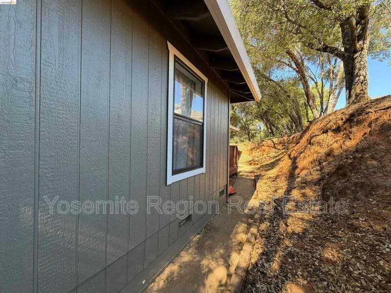 Groveland House: 20790 Ferretti Road