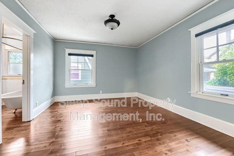 Portland House: 3835 SE Ankeny Street