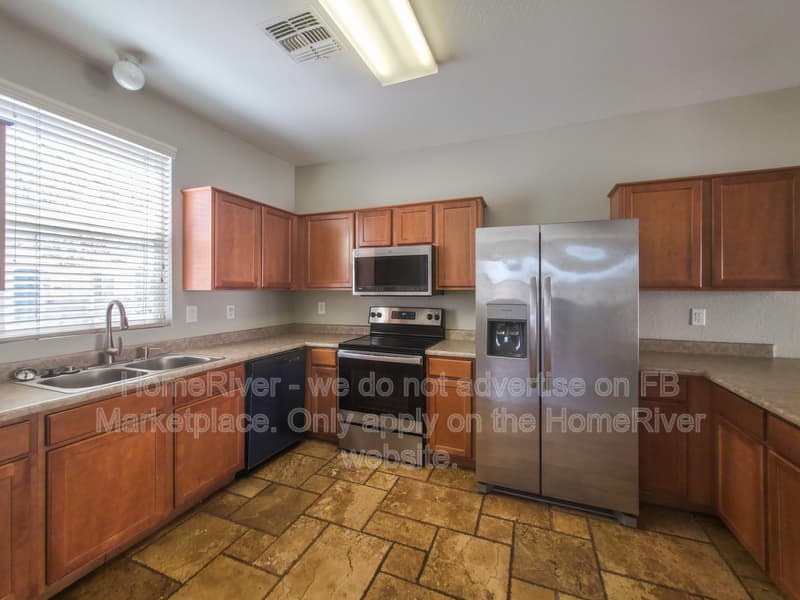 Phoenix House: 5148 W Fulton St