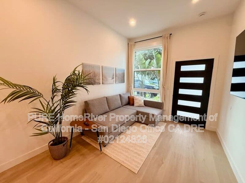 San Diego Condo: 2175 Bacon St
