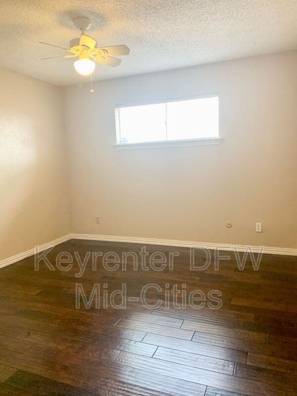Irving House: 505 E Scotland Dr