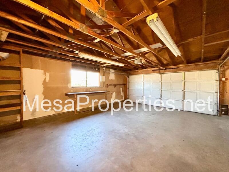 Hesperia House: 15019 Spruce St.