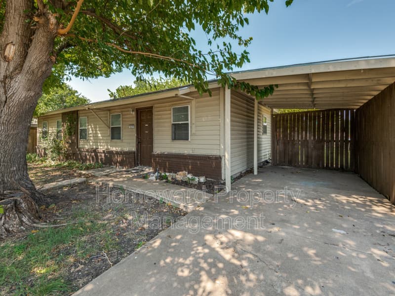Frisco House: 9311 Oakland Drive