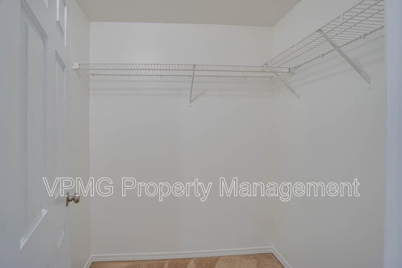 Vancouver House: 6402 NE 139th Ct