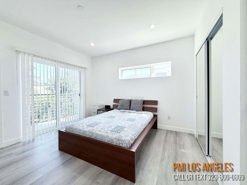 Los Angeles Condo: 1258 Leighton Avenue