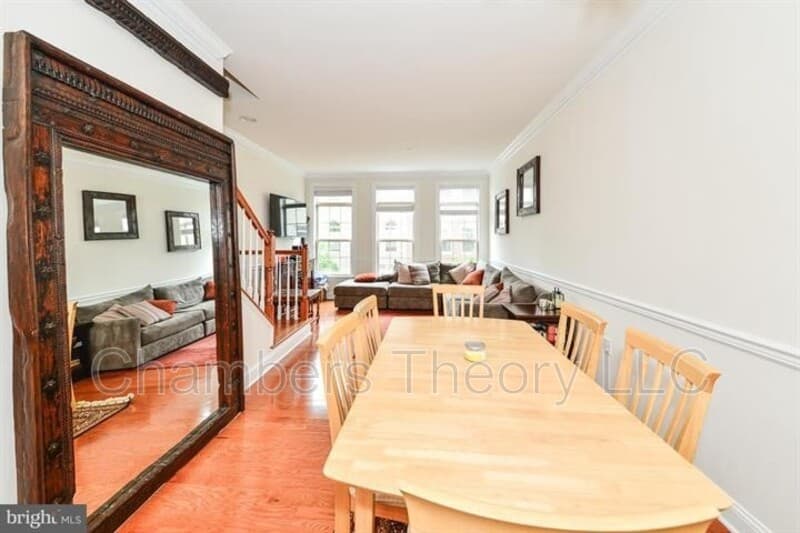 Arlington House: 402 N Thomas St.