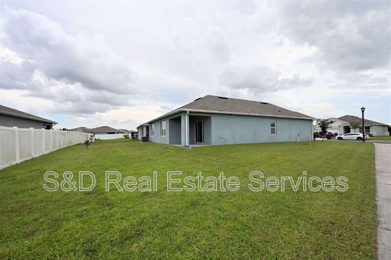 Lakeland House: 2548 Ryland Falls Drive