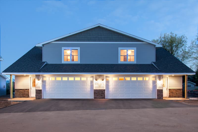 hudson Townhome: 780 magoo Road