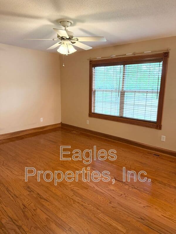 Dudley House: 1380 GENOA RD