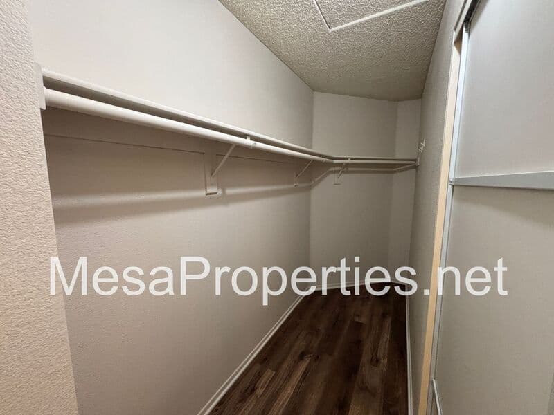 Fontana House: 14721 Cinnamon Dr