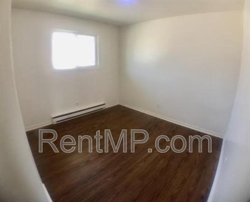 Mt. Pleasant Condo: 3467 S Summerton - APT 2