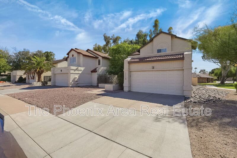 Chandler House: 1115 W Estrella Dr