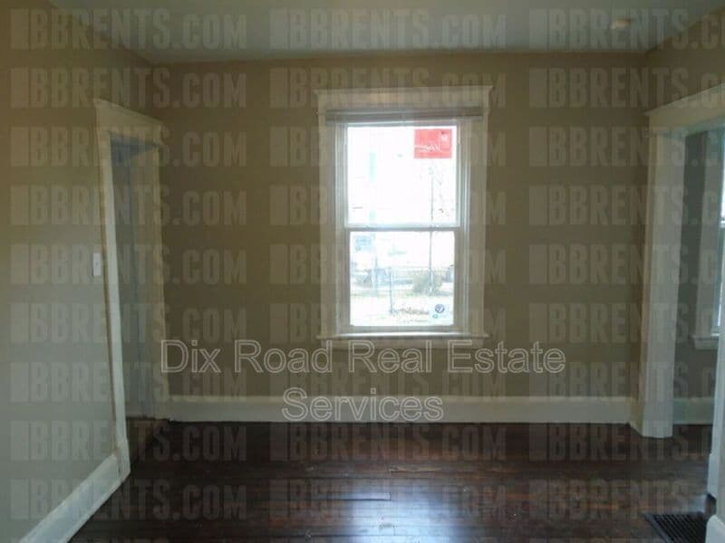 Cincinnati House: 5730 Carothers Street