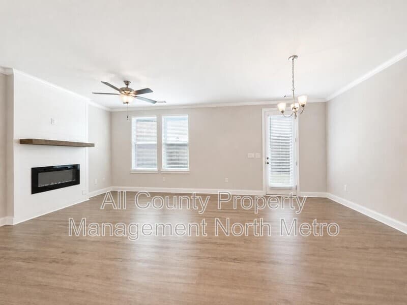 Woodstock House: 797 Stickley Oak Way