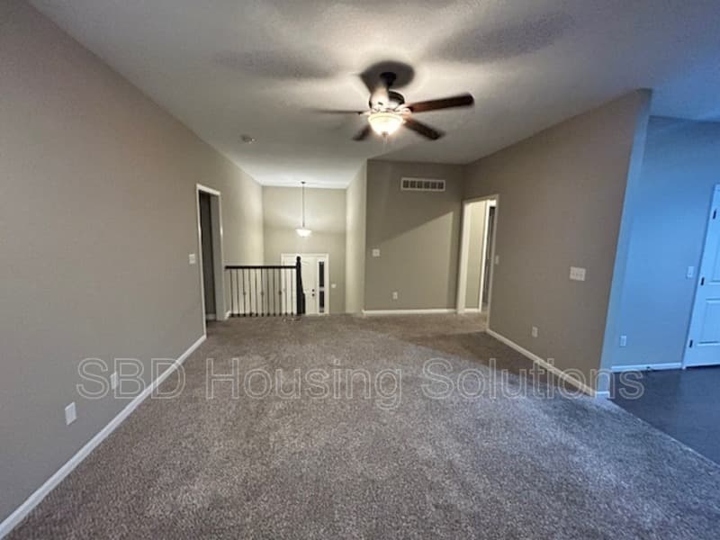 Blue Springs House: 8901 SW 8th St